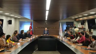 Bakan Ersoy, ÇEŞITKSOY heyeti ile nevruzda tek araya geldi