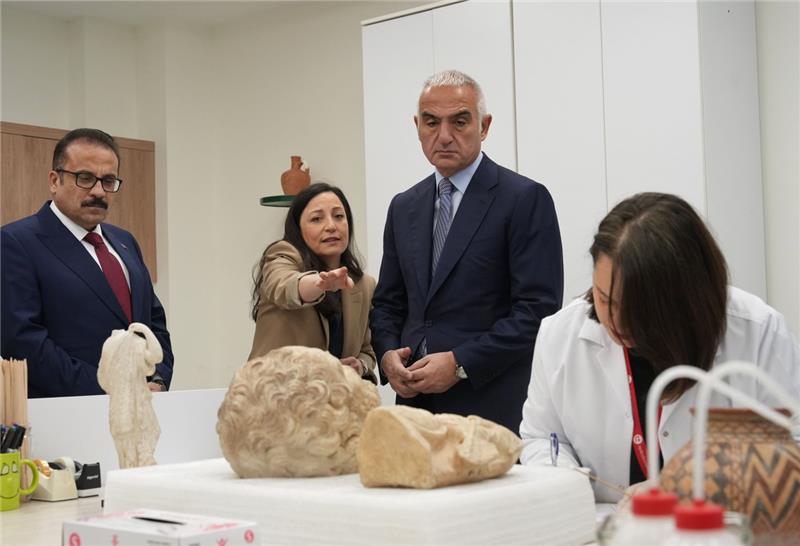 Bakan Ersoy'dan kültür varlığı kaçakçılığıyla mücadele açıklaması. "Kararlılıkla yol alıyoruz"