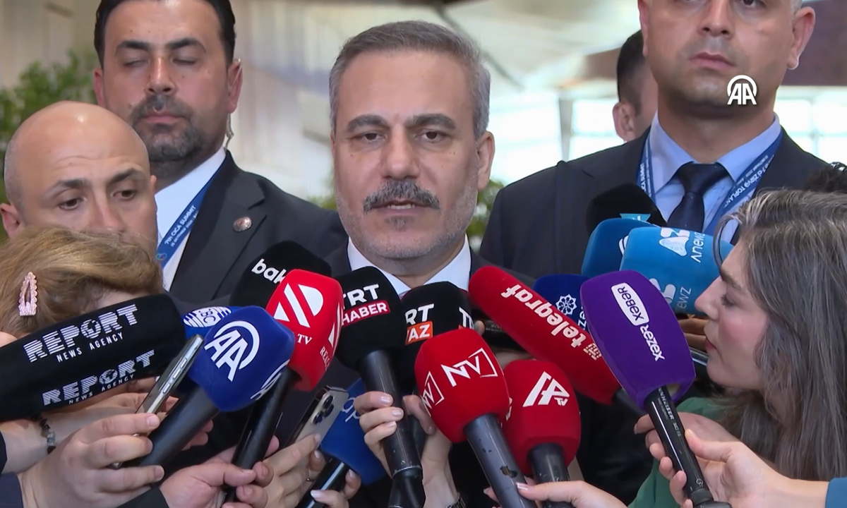 Bakan Fidan Bakü'de. "Liderlerimiz arasında sarsılmaz bir dostluk ve kardeşlik bağı vardır"