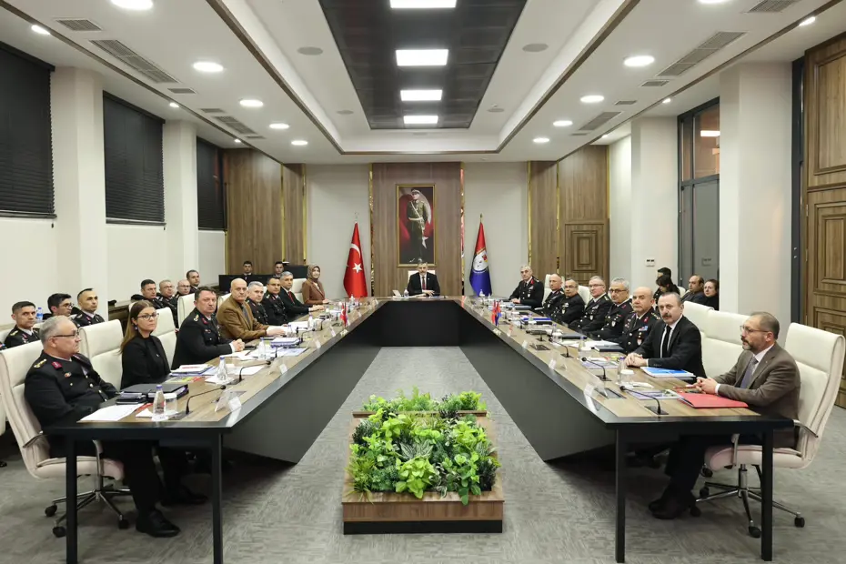 Bakan Çiftçi'den Jandarma ve Sahil Güvenlik Akademisi'ne ziyaret