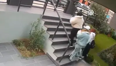 Birinin 31 diğerinin 30 suç kaydı var! Milyonluk hırsızlığın zanlıları Bağdat Caddesi'nde yakalandı