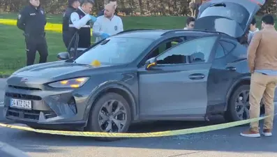 Bakırköy'de silahlı saldırı. Otomobilinde vurulup öldürüldü