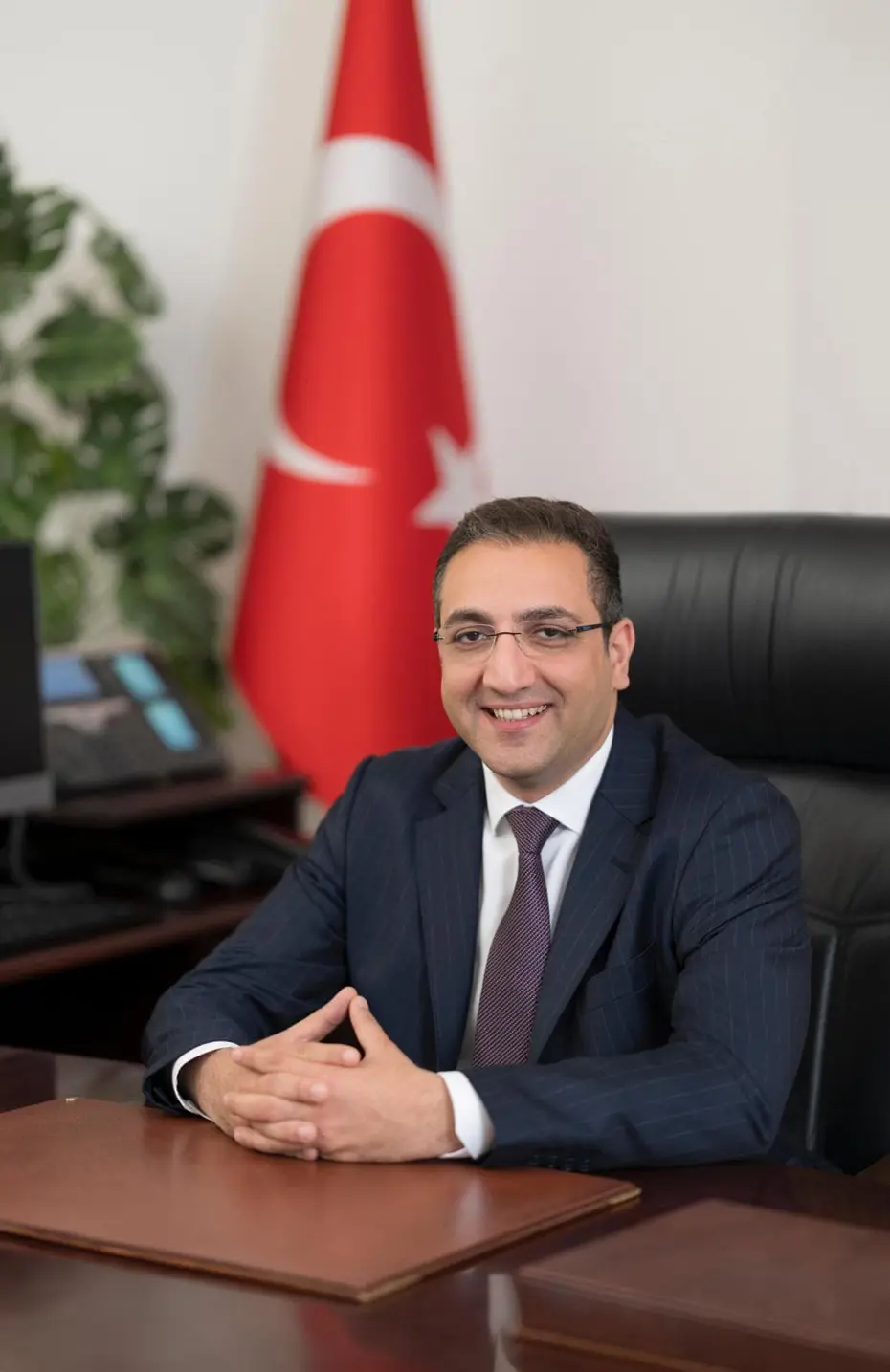 Seferihisar Belediyesi'ne operasyon. Balçova Belediye Başkanı Onur Yiğit adli kontrolle serbest