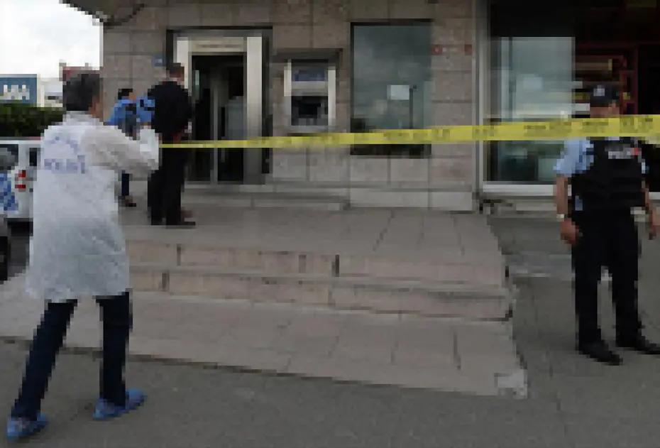 İstanbul'da banka şubesine silahlı baskın