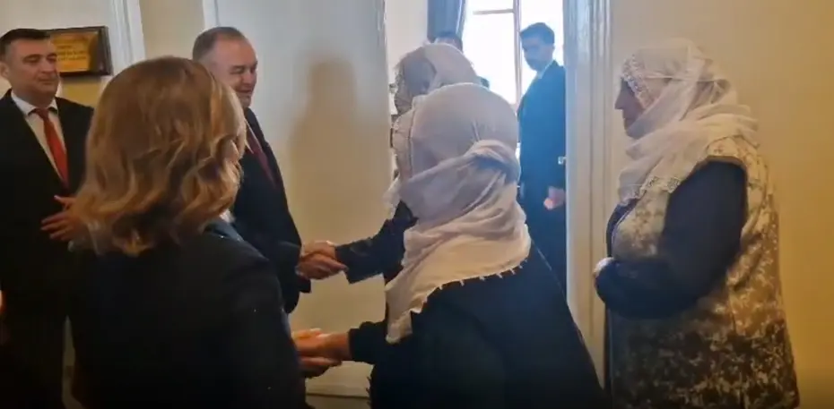 Barış Anneleri'nden MHP'ye ziyaret