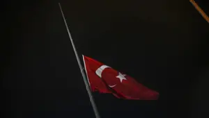 10 Kasım'da bayraklar ne zaman yarıya indirilir? 
