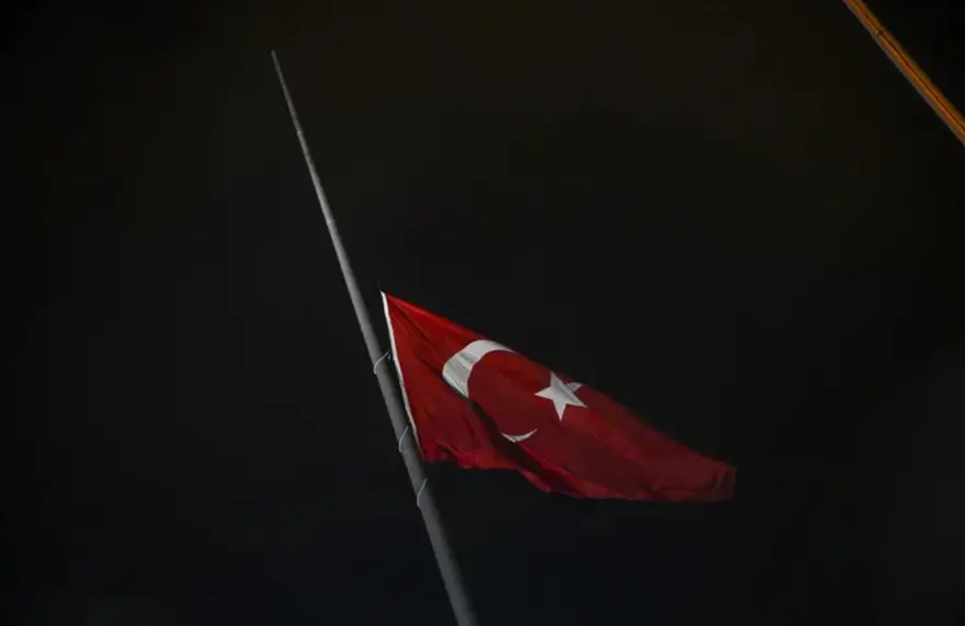 10 Kasım'da bayraklar ne zaman yarıya indirilir? 
 