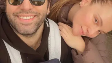 Oğluyla poz verdi. "Hiç eskimesin diye paylaşıyorum"