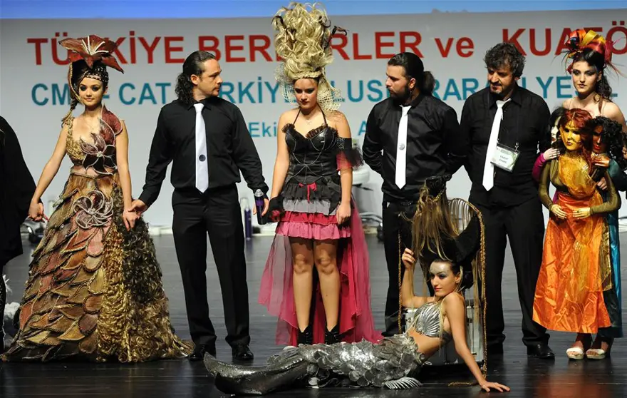 Bu da 60 kilo saçtan yapılmış gelinlik 6