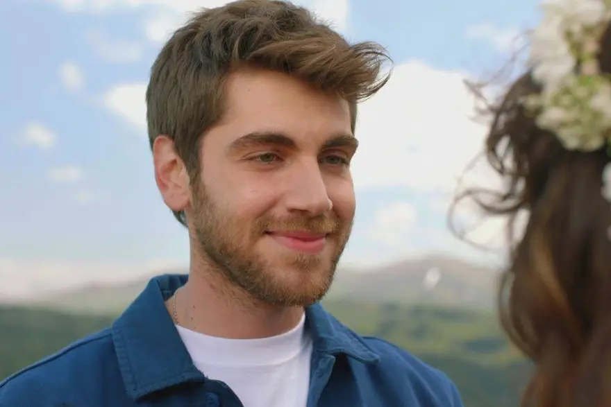 VERMEM SENİ ELLERE OYUNCU KADROSU 1