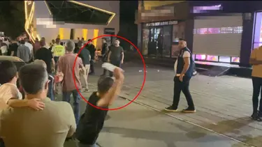 Midyat'ta İsrail'e tepki için toplanan gruptan restoran ve kozmetik zinciri şubelerine taşlı saldırı