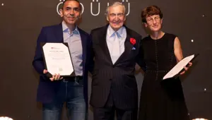 Özlem Türeci ve Uğur Şahin'e "İnsanlığa Üstün Hizmet Ödülü"