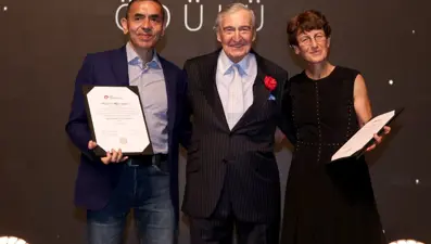 Özlem Türeci ve Uğur Şahin'e "İnsanlığa Üstün Hizmet Ödülü"