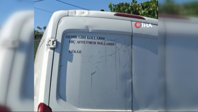 Büyükçekmece'de kaza yapan aracın arkasındaki yazı dikkat çekti