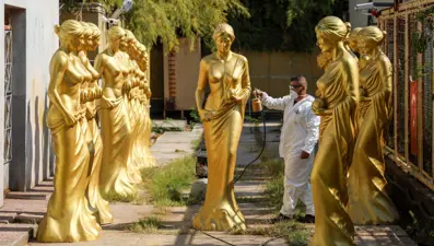 Altın Portakal'ın simgesi "Venüs" heykelleri Antalya sokaklarında