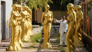 Altın Portakal'ın simgesi "Venüs" heykelleri Antalya sokaklarında Altın Portakal'ın simgesi "Venüs" heykelleri Antalya sokaklarında