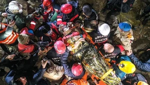 Deprem bölgesinden mucize kurtuluşlar Deprem bölgesinden mucize kurtuluşlar