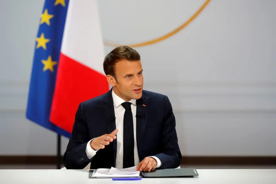 Sarı yelekliler, gösterilerin 24. haftasında sokaklarda 13 Sarı yelekliler, gösterilerin 24. haftasında sokaklarda 13