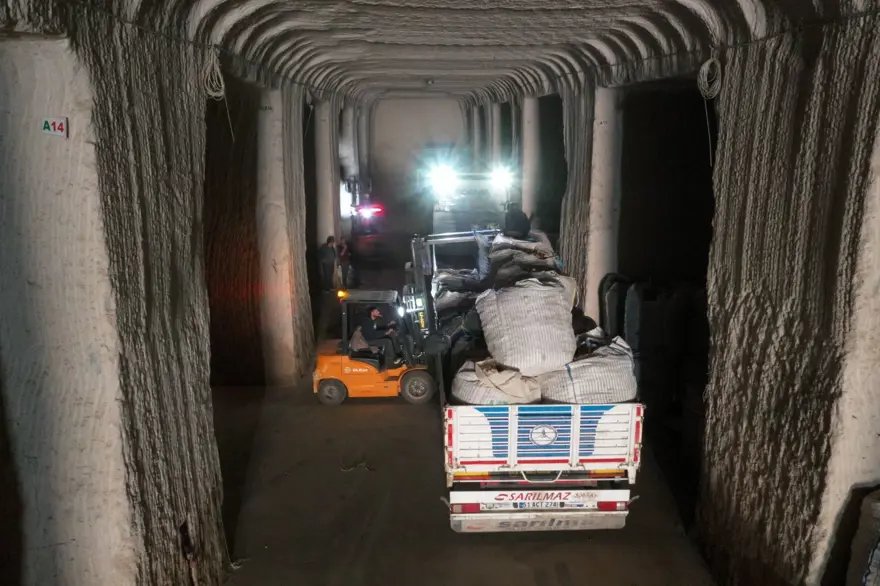 GÜNDE 600 TIR ÇIKIŞ YAPIYOR 8 GÜNDE 600 TIR ÇIKIŞ YAPIYOR 8