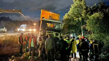 Konya'da kamyon şarampole devrildi: İki can kaybı var