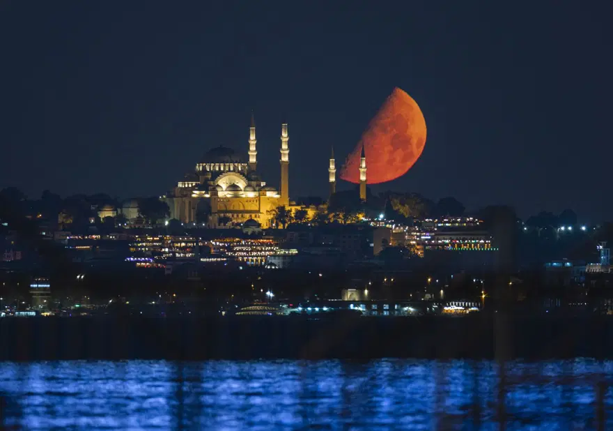 İstanbul'da yarım ay manzaraları 5