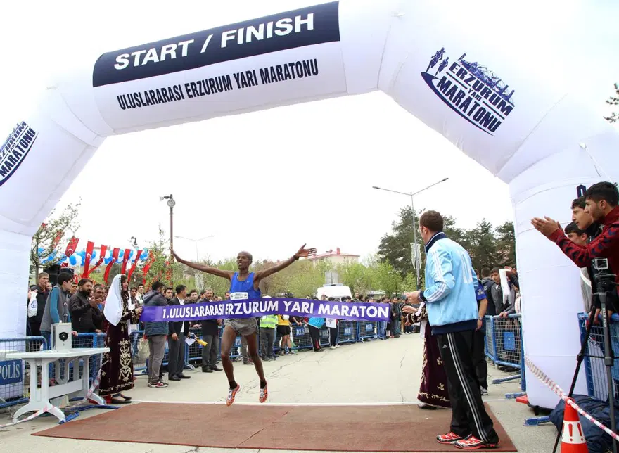 1. Uluslararası Erzurum Yarı Maratonu koşuldu 9 1. Uluslararası Erzurum Yarı Maratonu koşuldu 9