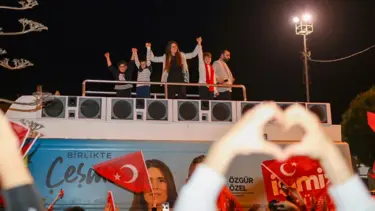 Mustafa Denizli'nin kızı Lal Denizli Çeşme'nin yeni belediye başkanı oldu