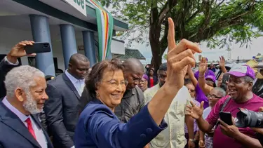 Surinam'da ilk kez bir kadın devlet başkanı seçildi