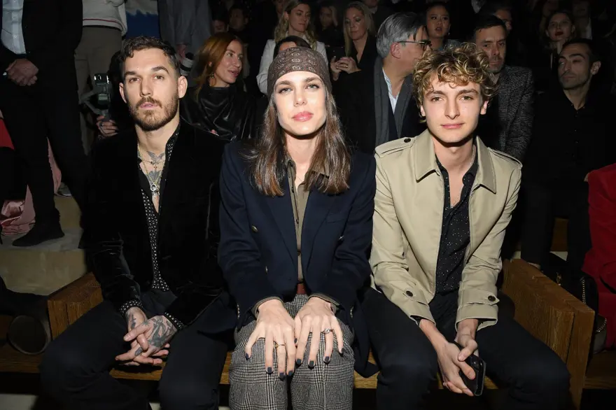 Ünlüler Paris Moda Haftası Saint Laurent defilesinde ön sıralarda 6