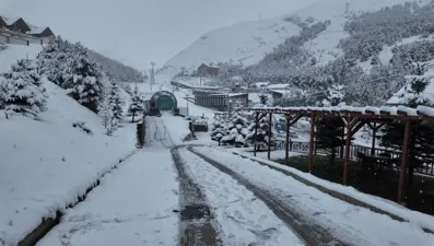 Palandöken beyaza büründü