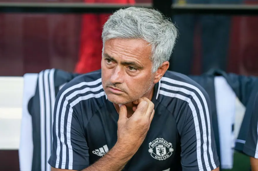 Manchester United teknik direktörü Jose Mourinho neden otelde kalıyor? 7