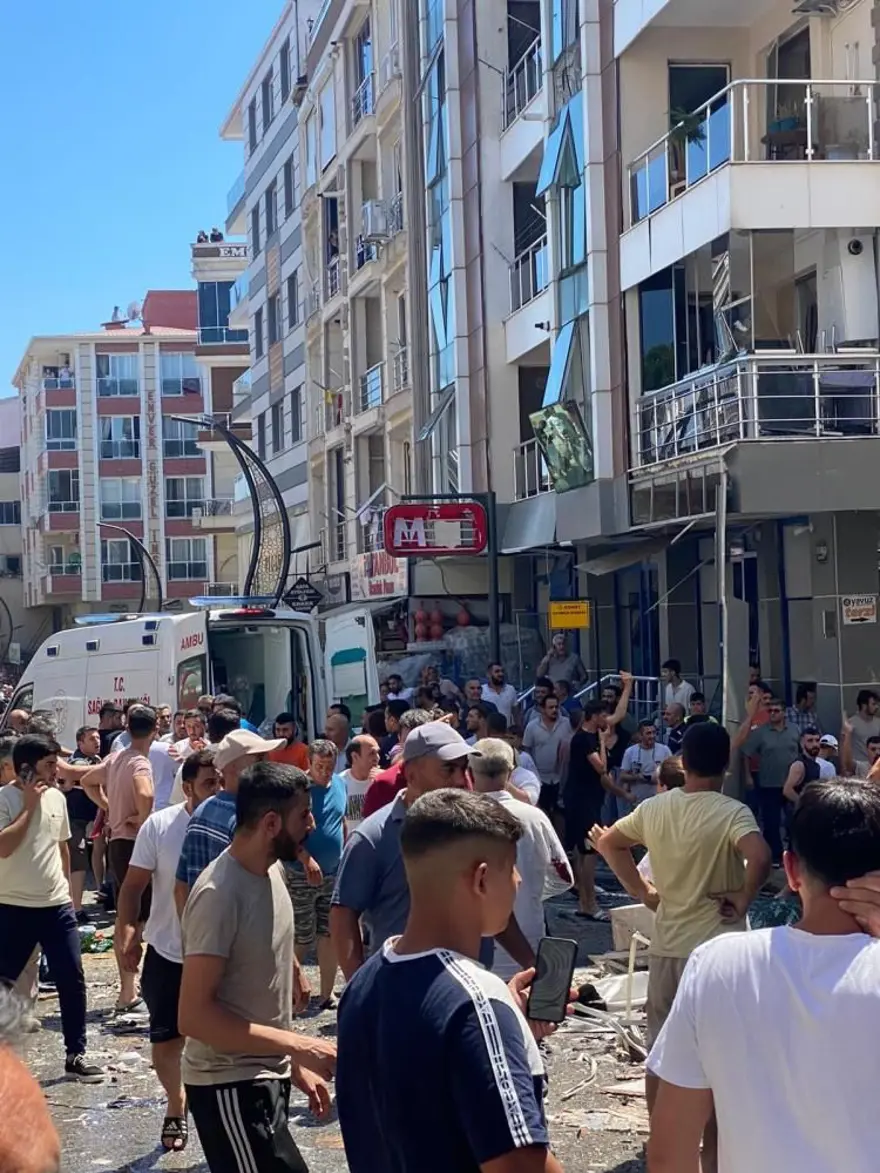 SON DAKİKA HABERİ | İzmir Torbalı’da bir binada patlama: 5ölü, 63 yaralı 19