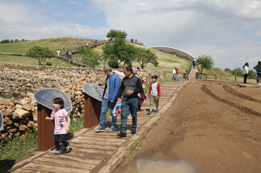 Göbeklitepe günlük bazda en çok ziyaretçiye ulaştı 10