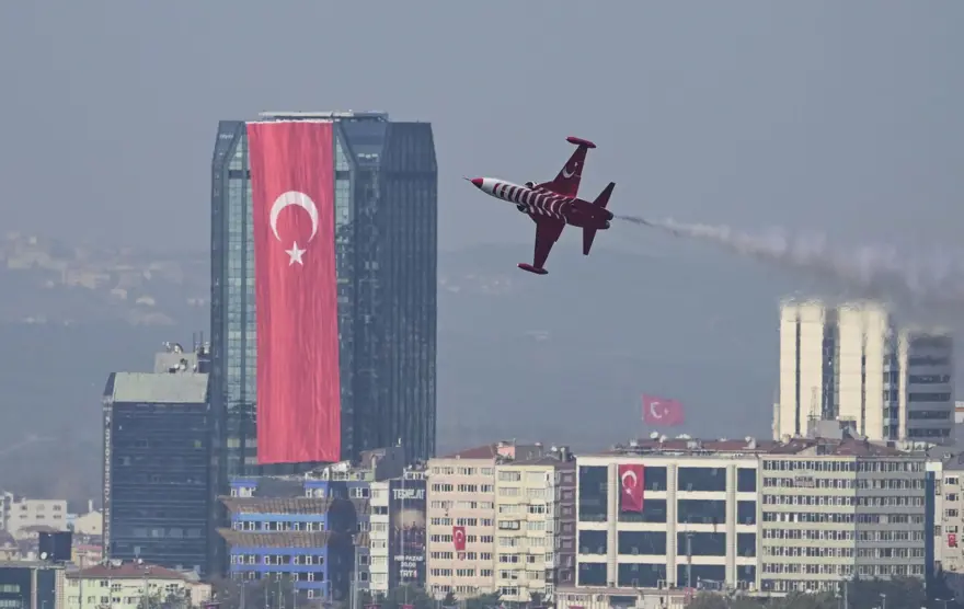 Türk Yıldızları ve SOLOTÜRK 100. yıl için İstanbul semalarında 10