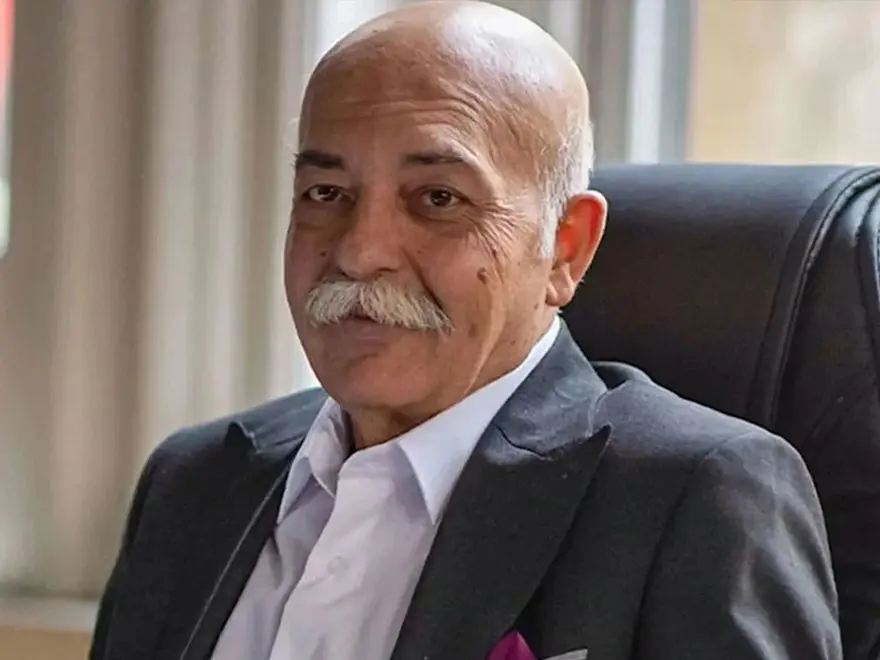 Kızılcık Şerbeti'nin yeni Abdullah'ı olmuştu: Ahmet Mümtaz Taylan'dan ilk set karesi Kızılcık Şerbeti'nin yeni Abdullah'ı olmuştu: Ahmet Mümtaz Taylan'dan ilk set karesi