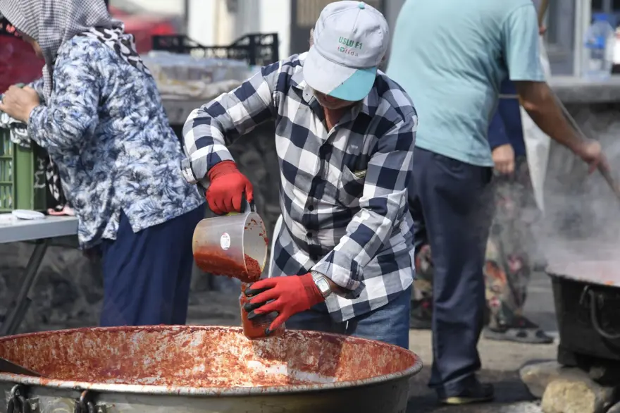 Ev yapımı salça seferberliği: İmece usulü hazırlandı 4
