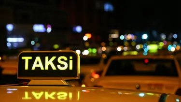 Taksi çıkması araçlara renk zorunluluğu