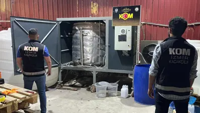 İzmir'de kaçak etil alkol operasyonu: 2 tutuklama