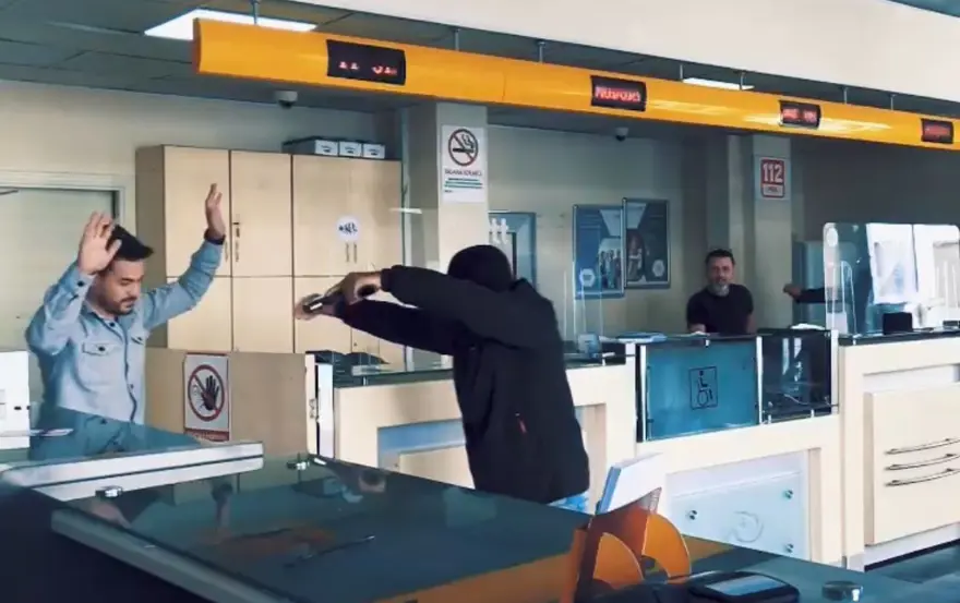 PTT binasında gerçeği aratmayan tatbikat:Polis etkisiz hale getirdi 