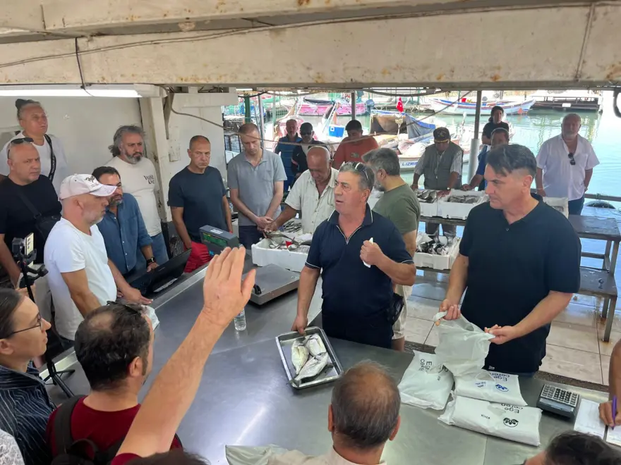 Gece avlanıyor, sabah alıcıyla buluşuyor: Fiyatı 2 bin TL'ye kadar çıkıyor 2