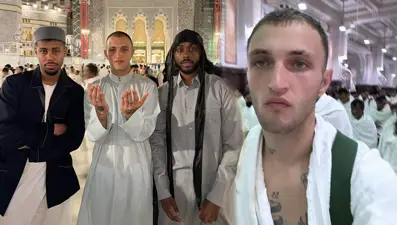 Anwar Hadid'den Umre pozları: Bu anlar için minnettarım