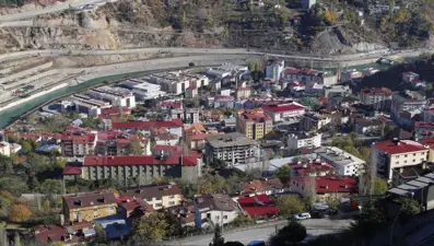 Artvin'de heyelan nedeniyle bir ev tedbiren boşaltıldı