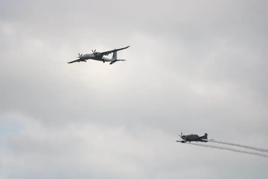 Akıncı ile Hürkuş kol uçuşu yaptı 1