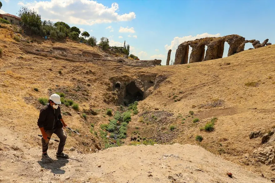 'Türkiye'nin kolezyumu'nda seçkinlere özel 1800 yıllık localar bulundu 7