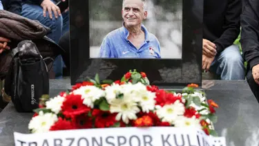Kadir Özcan, mezarı başında anıldı