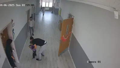 Para yutan çocuğu, Heimlich manevrasıyla kurtardı