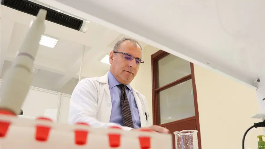 Samanlıkta saklanıp teröristlerdenkurtuldu, profesör oldu 4 Samanlıkta saklanıp teröristlerdenkurtuldu, profesör oldu 4