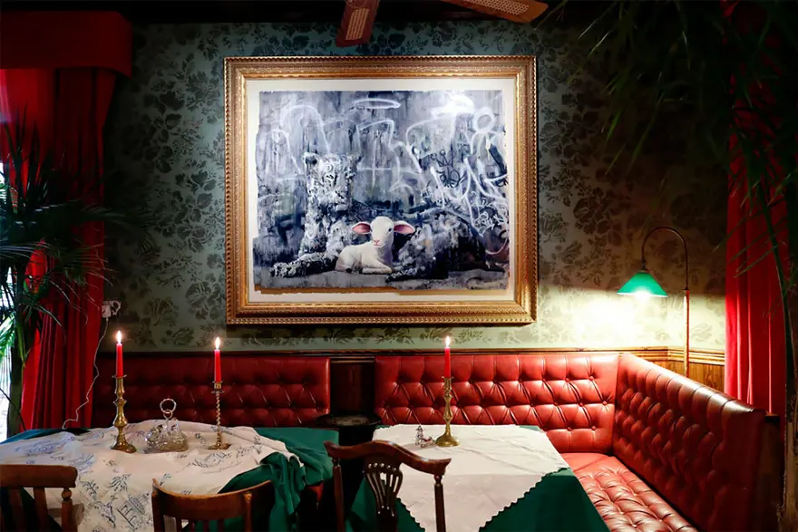 Banksy'den dünyanın en kötü manzaralı oteli 1 Banksy'den dünyanın en kötü manzaralı oteli 1