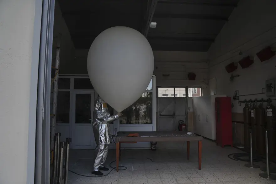 ATMOSFERİN DİKİNE ÖLÇÜMÜ YAPILIYOR 2