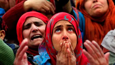 Kadına şiddet sarmalı: "Erkeklerin kuaförlük ve terzilik yapması yasaklansın"